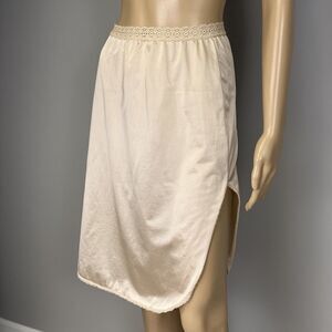 Vintage Lorraine Half Slip Size Small Beige High Slits Lace Nylon Stretch Lace